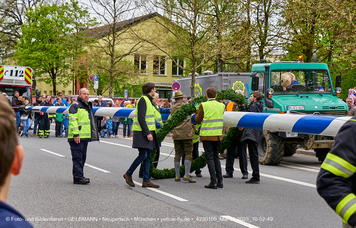 01.05.2023 - Maibaumaufstellung in Berg am Laim